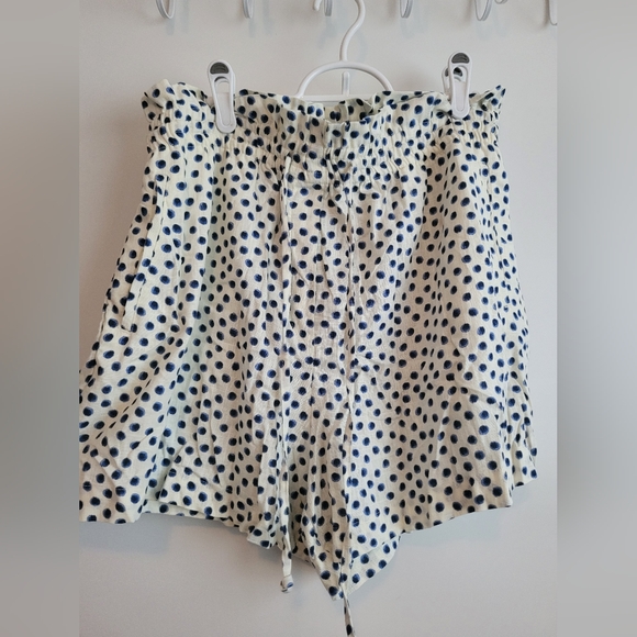 H&M Polka Dot Highwaist Flowy Shorts (Set 1/2) - Picture 1 of 4